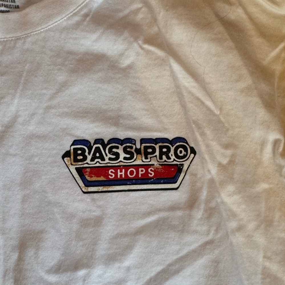 Two NEW Men’s XL white tshirts! Bass Pro & Magellan - Picture 4 of 7